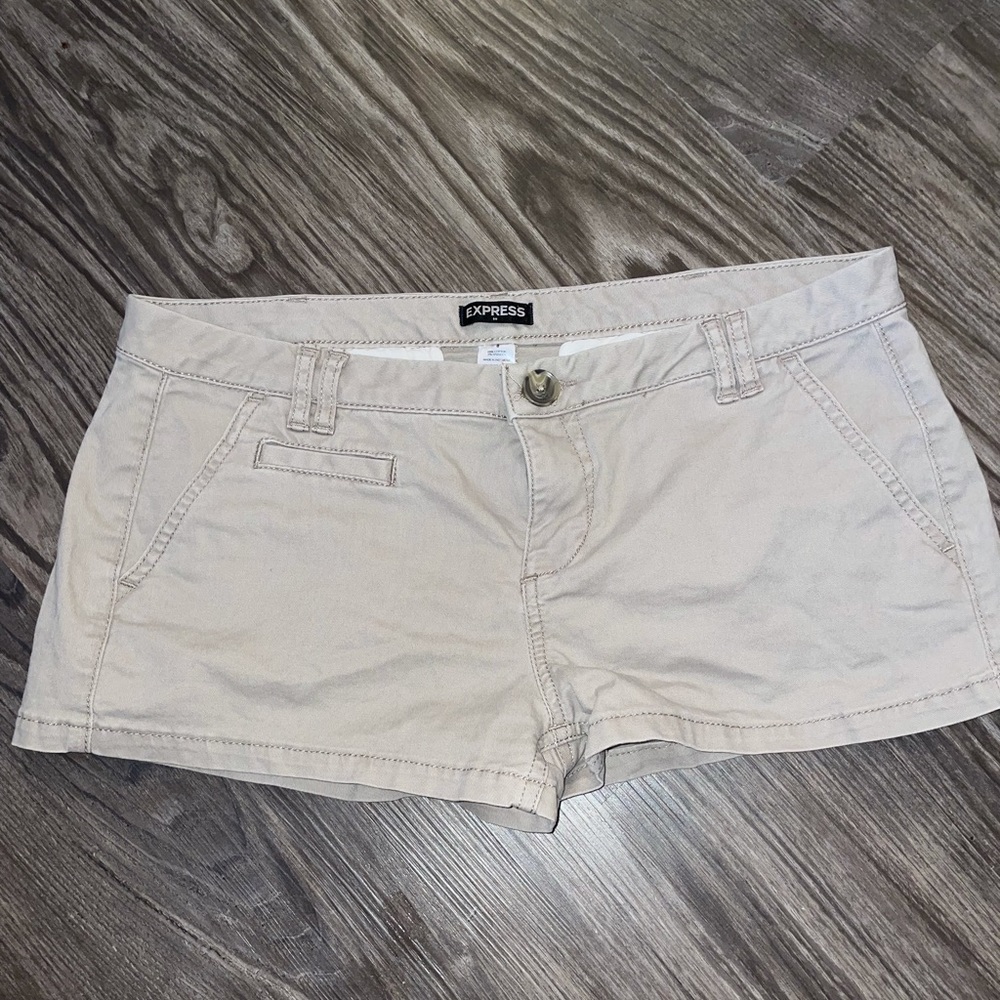 Women’s express shorts size 8